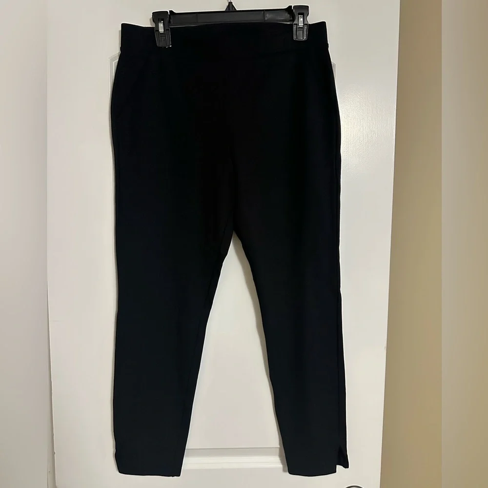 HUE Black Ankle Pants - Picture 1 of 1